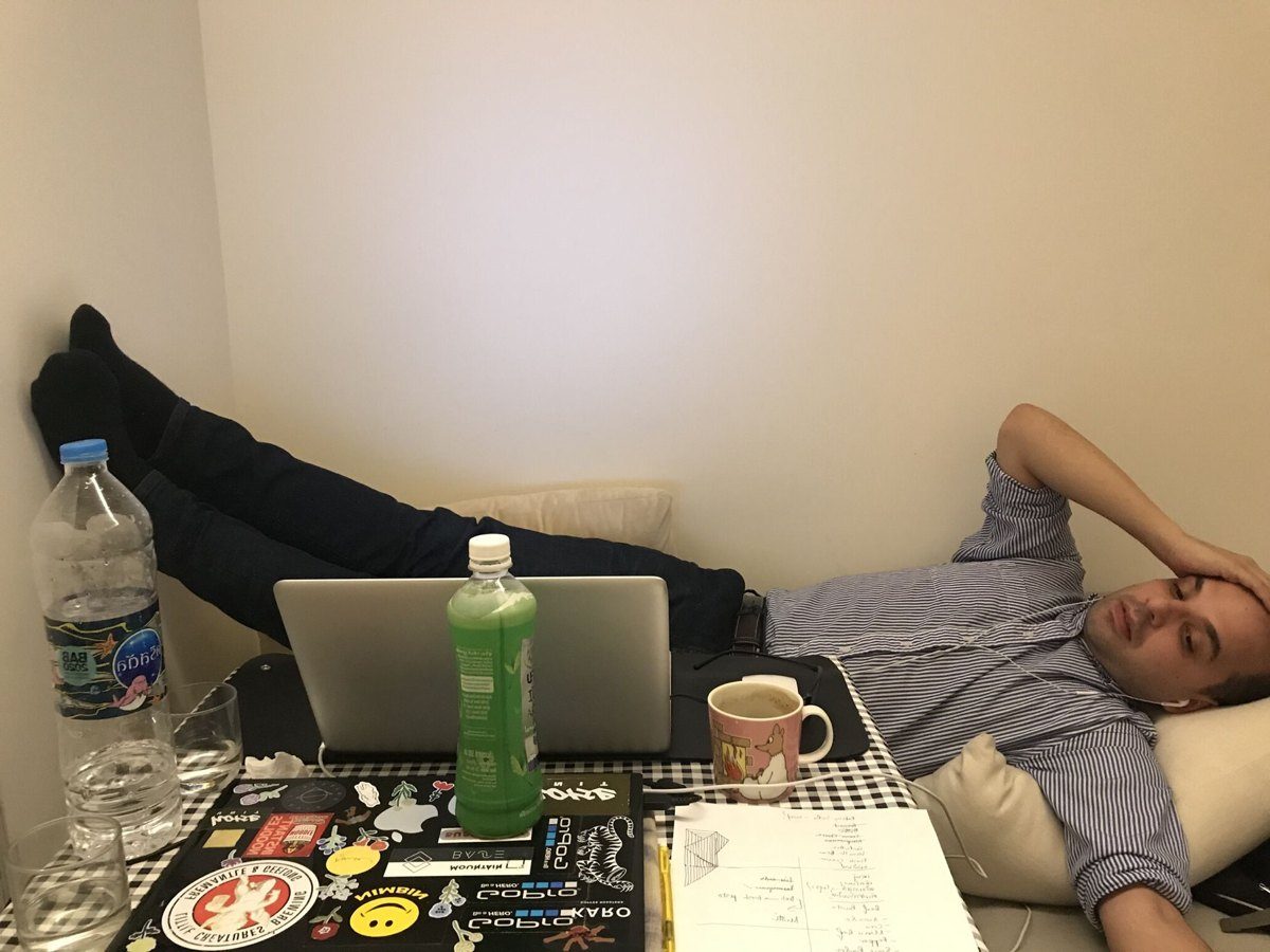 Ruben working at 2am from a studio apartment in Bangkok, 2020